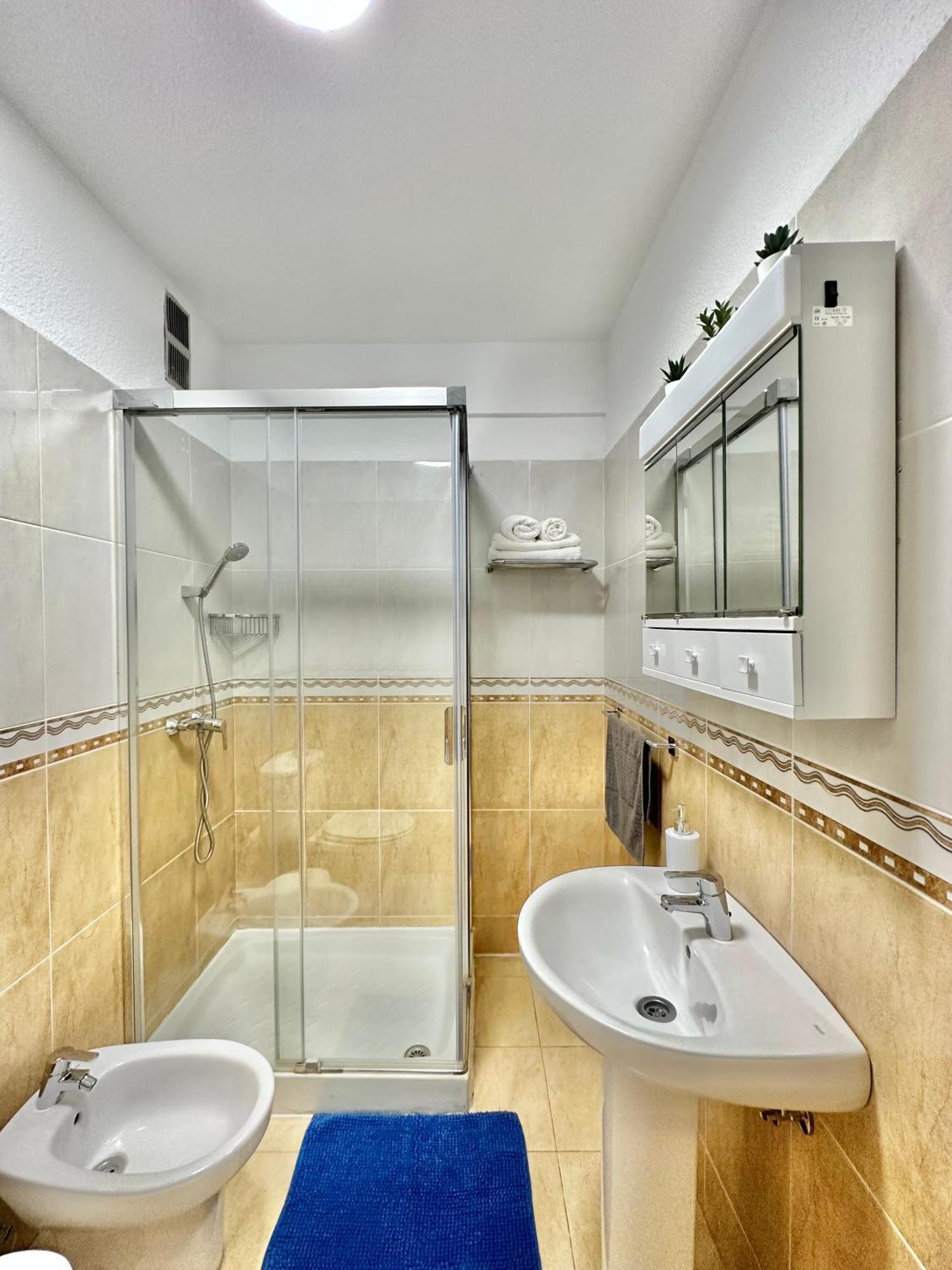Sunbeach Apartment อาโรนา ภายนอก รูปภาพ