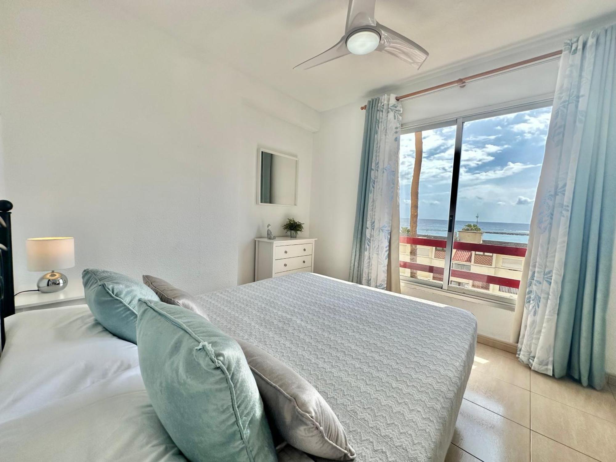 Sunbeach Apartment อาโรนา ภายนอก รูปภาพ