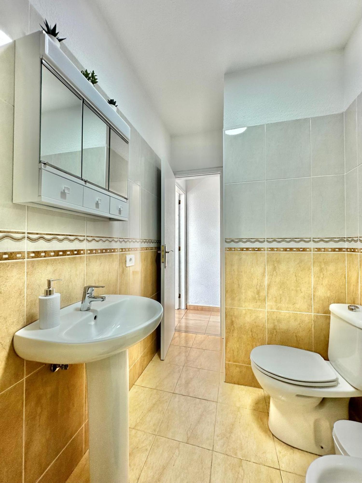 Sunbeach Apartment อาโรนา ภายนอก รูปภาพ